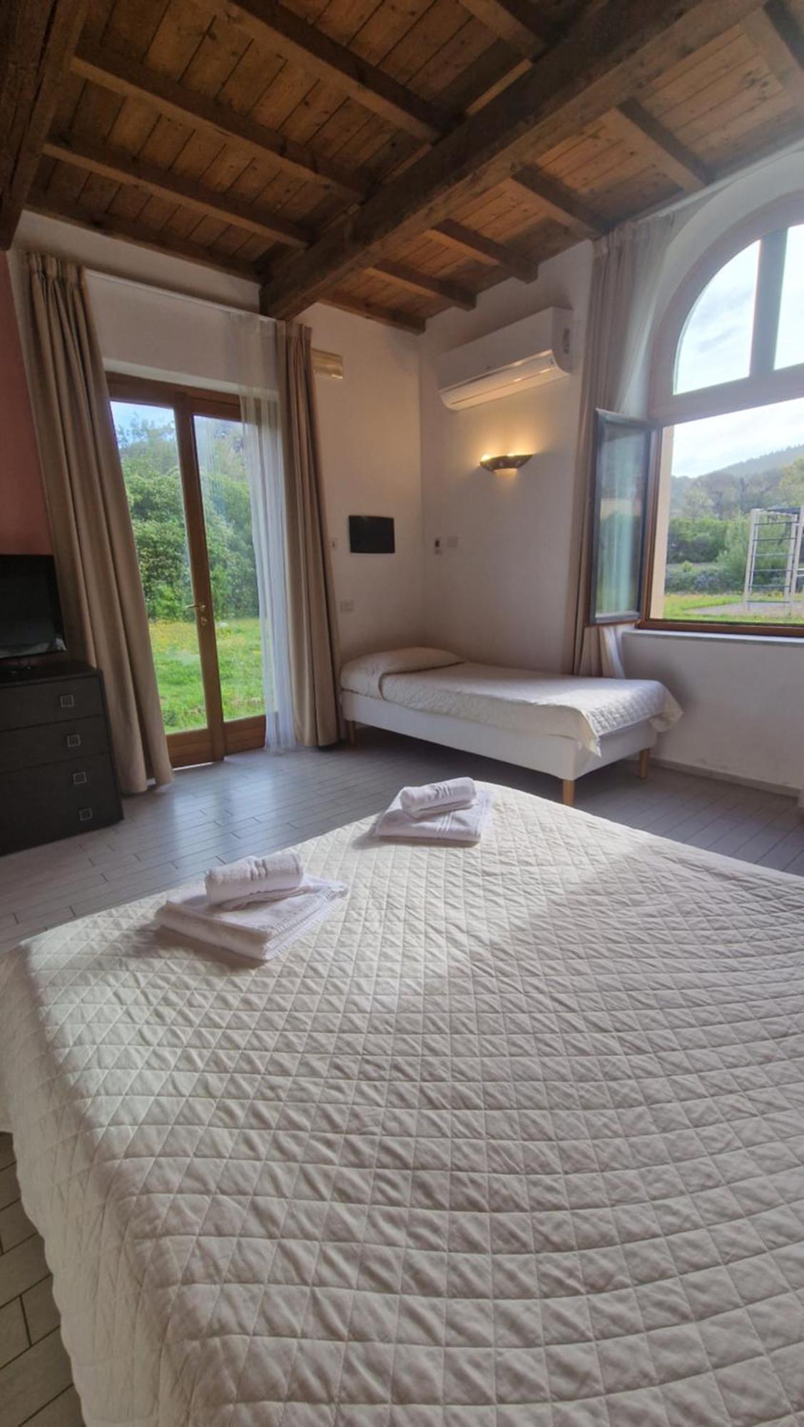 Cala Dei Mori Aparthotel Livorno Kültér fotó