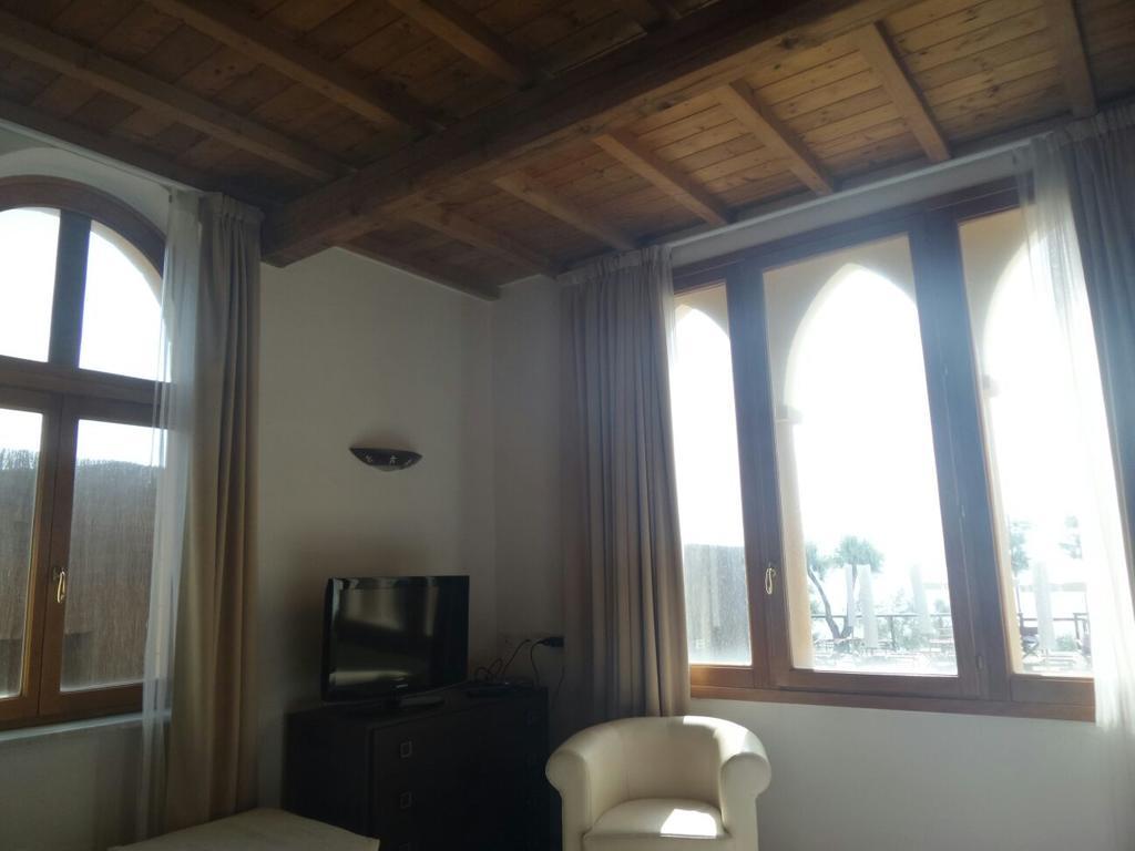 Cala Dei Mori Aparthotel Livorno Kültér fotó